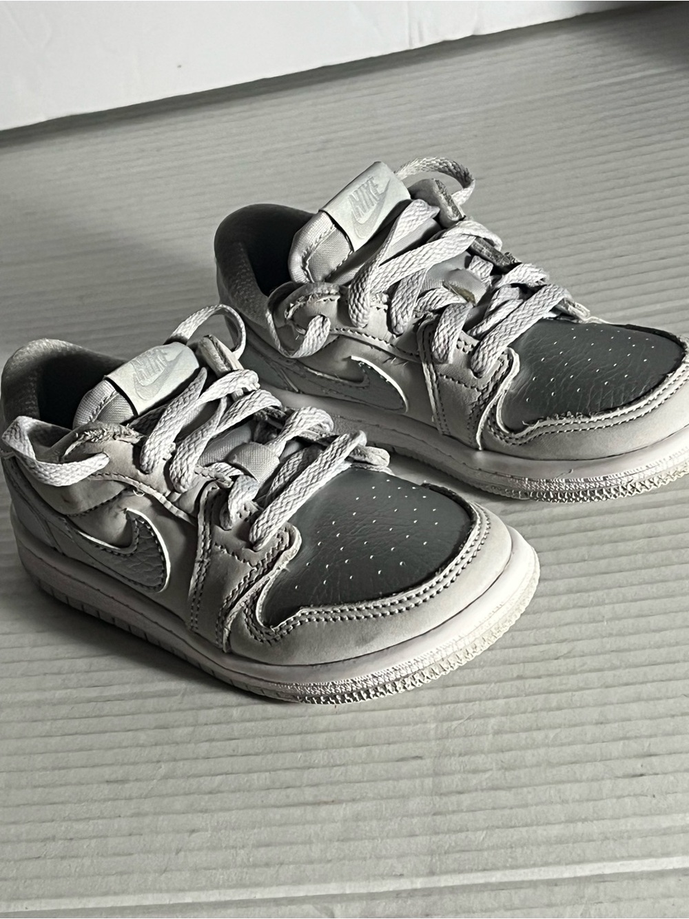 Nike size 9 children good condition